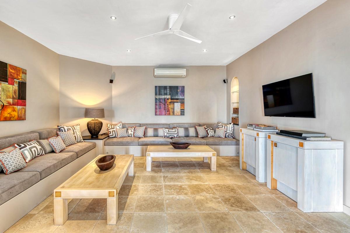 Unique Villa rental St Martin - TV Room